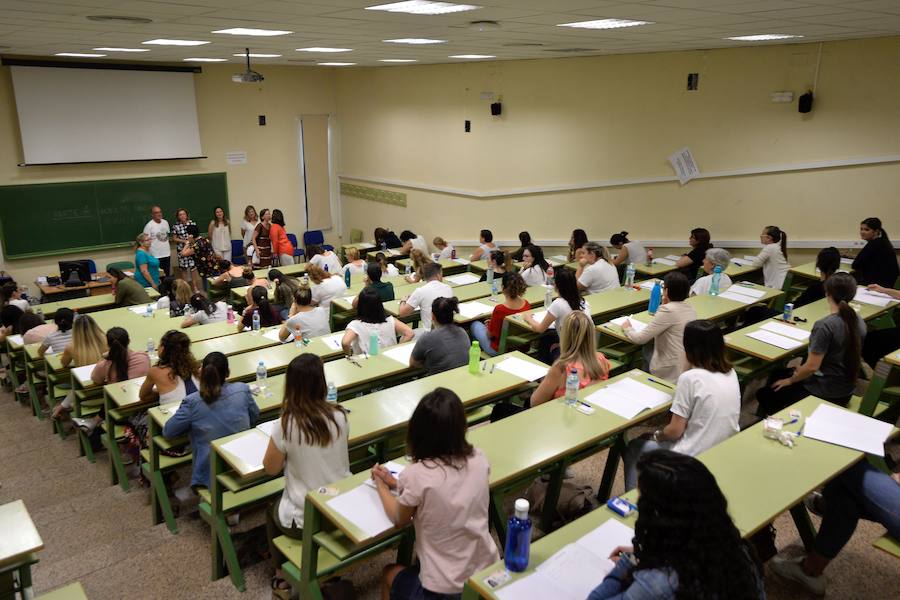 Casi un 90% de los admitidos concurren finalmente al primer examen, llevado a cabo en 19 sedes. La entrada se desarrolló con normalidad, aunque con algunas pequeñas incidencias fruto de los nervios