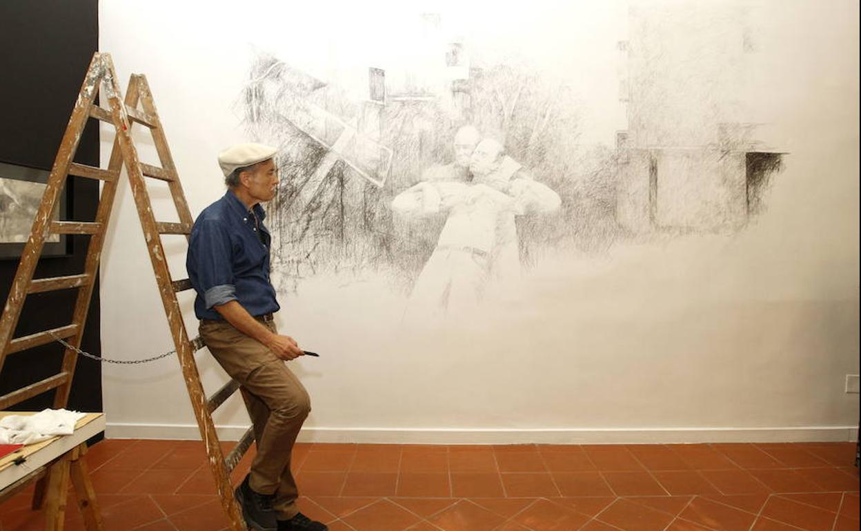 Cano, junto a su mural en Verónicas.