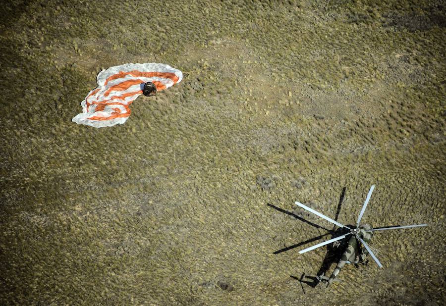 Aterrizaje de la cápsula Soyuz MS-11 con el equipo de la Estación Espacial Internacional del astronauta de la NASA Anne McClain, el cosmonauta ruso Oleg Kononenko y David Saint-Jacques de la Agencia Espacial Canadiense, en un zona remota de Kazajistán