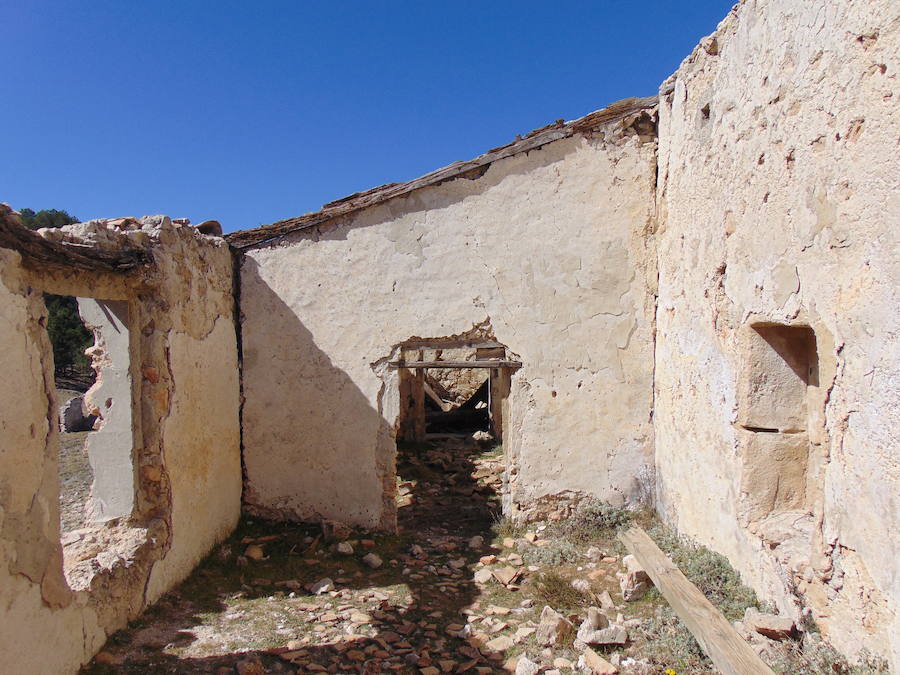 El Plan Director de los Pozos de la Nieve plantea la recuperación de un conjunto etnográfico ahora en ruinas con actuaciones valoradas en un millón de euros durante diez años