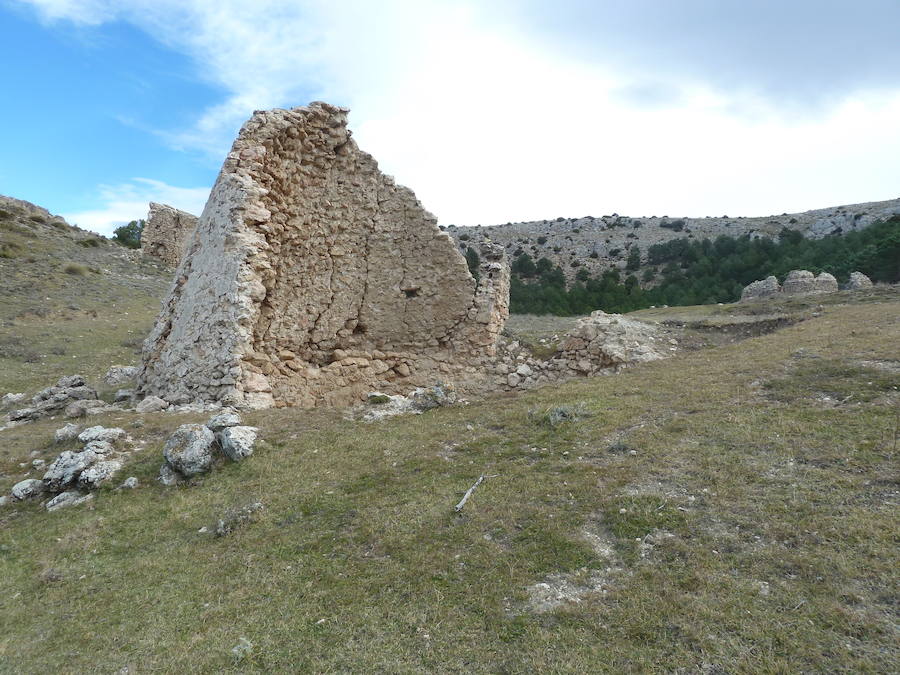 El Plan Director de los Pozos de la Nieve plantea la recuperación de un conjunto etnográfico ahora en ruinas con actuaciones valoradas en un millón de euros durante diez años