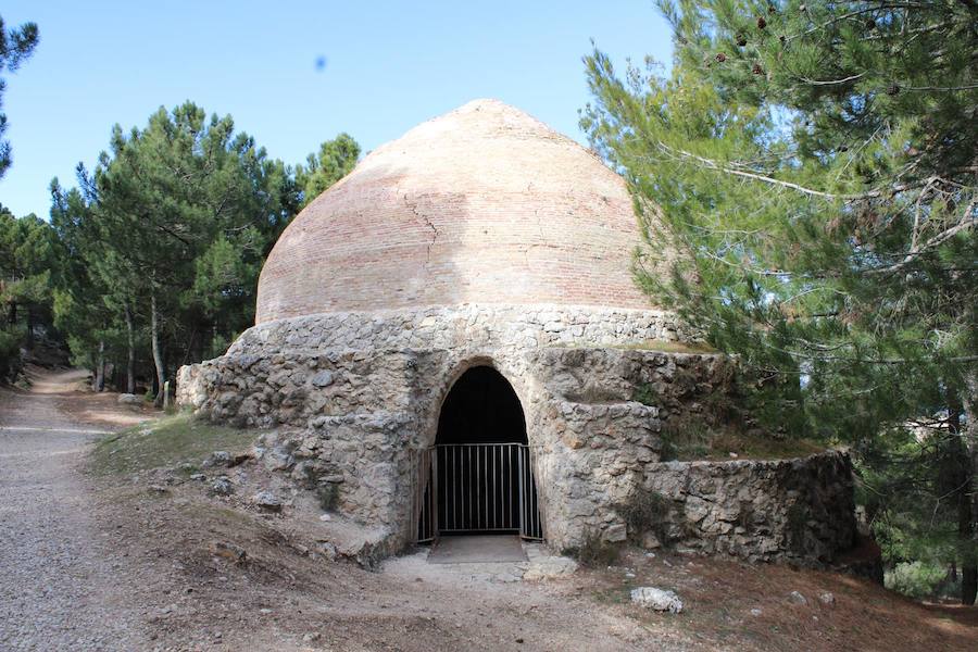 El Plan Director de los Pozos de la Nieve plantea la recuperación de un conjunto etnográfico ahora en ruinas con actuaciones valoradas en un millón de euros durante diez años