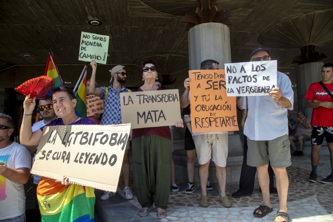 El portavoz de Colectivo Galactyco, Alberto Alba, alertó de que un Ejecutivo sustentado por la formación de ultraderecha podría eliminar parcialmente o suprimir la Ley de Igualdad LGTBI