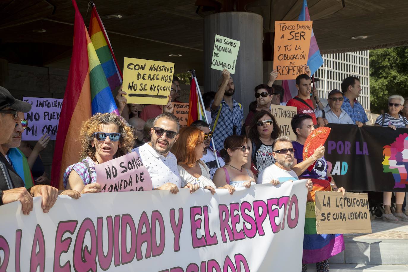 El portavoz de Colectivo Galactyco, Alberto Alba, alertó de que un Ejecutivo sustentado por la formación de ultraderecha podría eliminar parcialmente o suprimir la Ley de Igualdad LGTBI