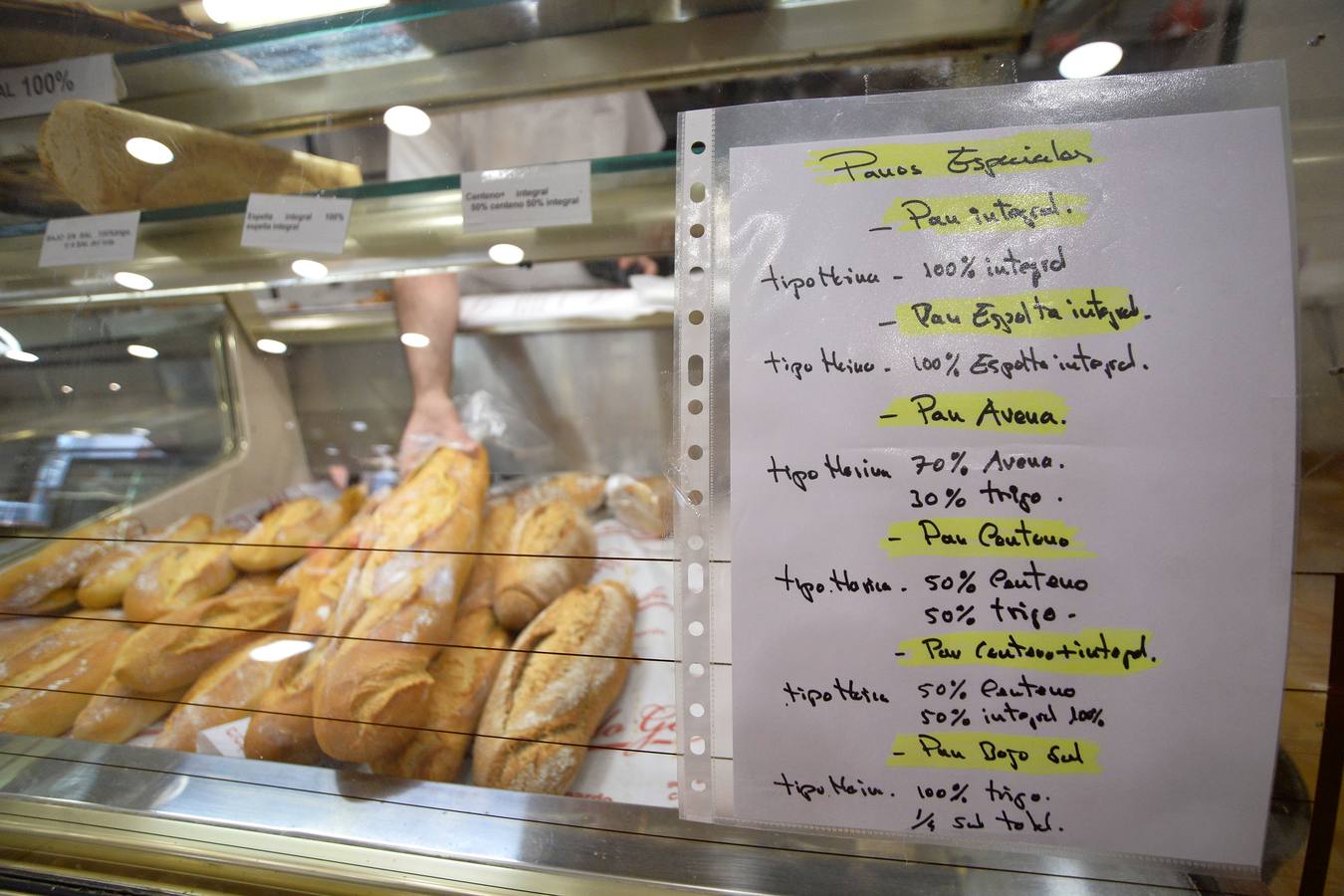 Fotos: Los panaderos celebran la norma que ordena el sector