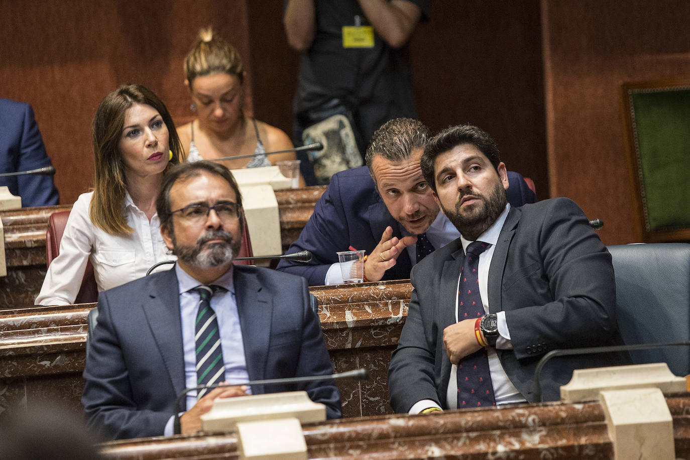 Fotos: Vox impide con sus cuatro votos en contra la investidura de López Miras