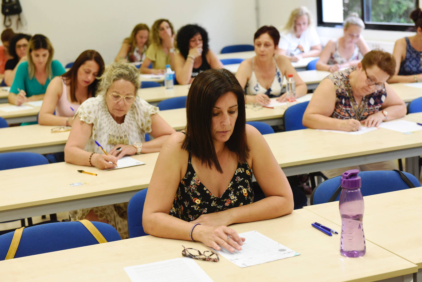 Más de 12.000 opositores se han presentado al examen para conseguir una de las 1.146 plazas de Auxiliar de Enfermería en la Región de Murcia