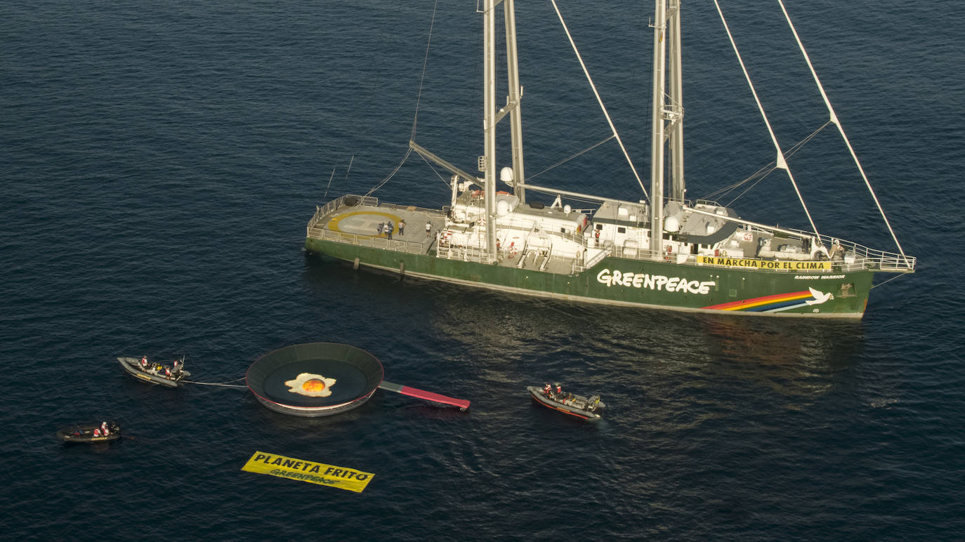 La iniciativa llevada a cabo por Greenpeace alerta sobre el aumento de las temperaturas, especialmente en los océanos, que acumulan gran parte del calor