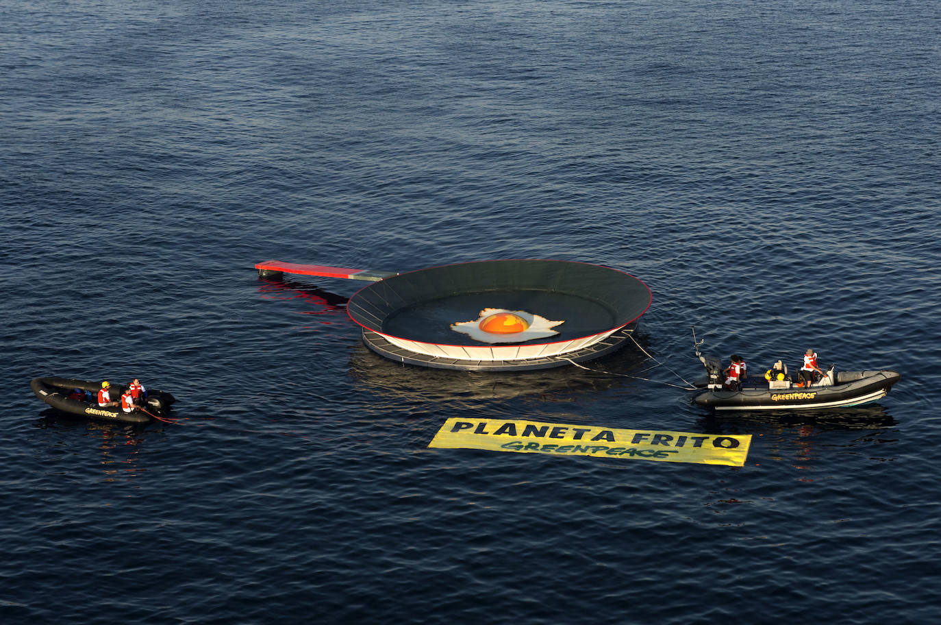 La iniciativa llevada a cabo por Greenpeace alerta sobre el aumento de las temperaturas, especialmente en los océanos, que acumulan gran parte del calor