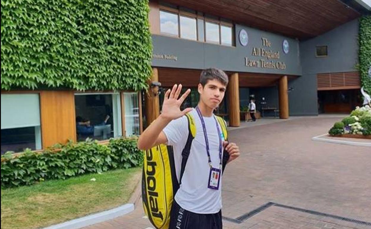 Carlos Alcaraz se despide de Wimbledon, este jueves en una fotografía de su Instagram