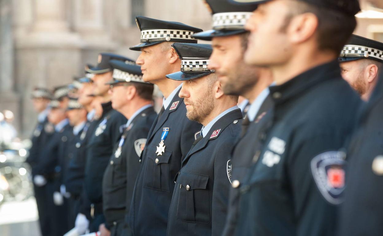Varios agentes de la Policía Local de Murcia, en una imagen de archivo.