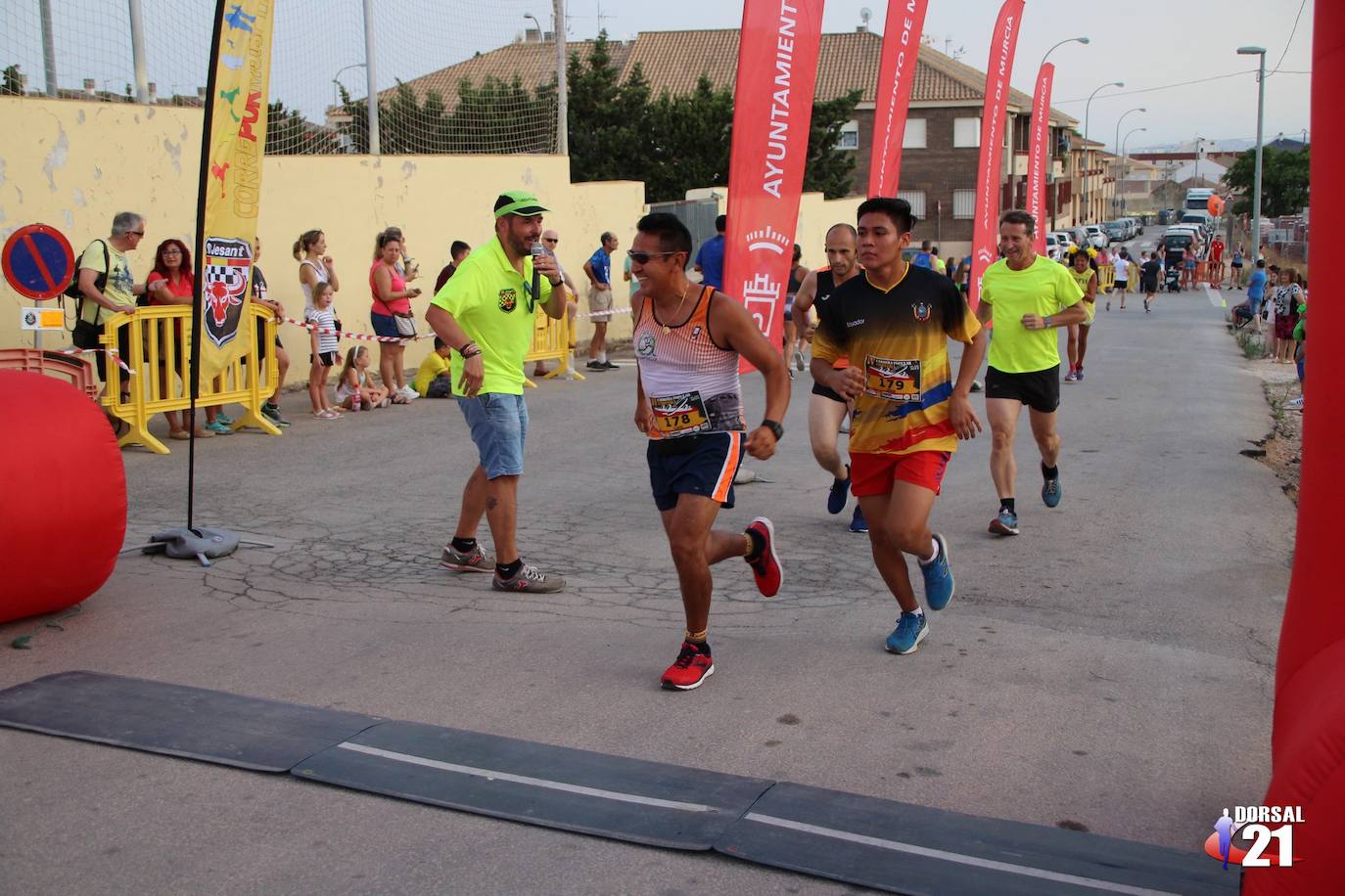 El corredor del Inverclyde AC completa el recorrido de 6,2 kilómetros en 19:38 minutos, por los 23:44 de la atleta del Bitec Tri Impulso