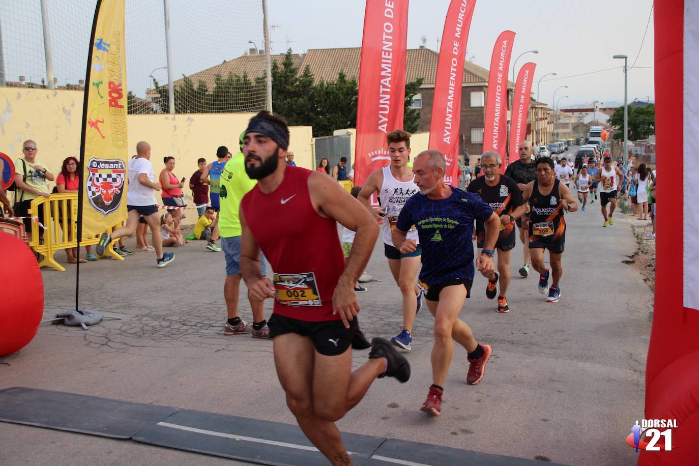 El corredor del Inverclyde AC completa el recorrido de 6,2 kilómetros en 19:38 minutos, por los 23:44 de la atleta del Bitec Tri Impulso