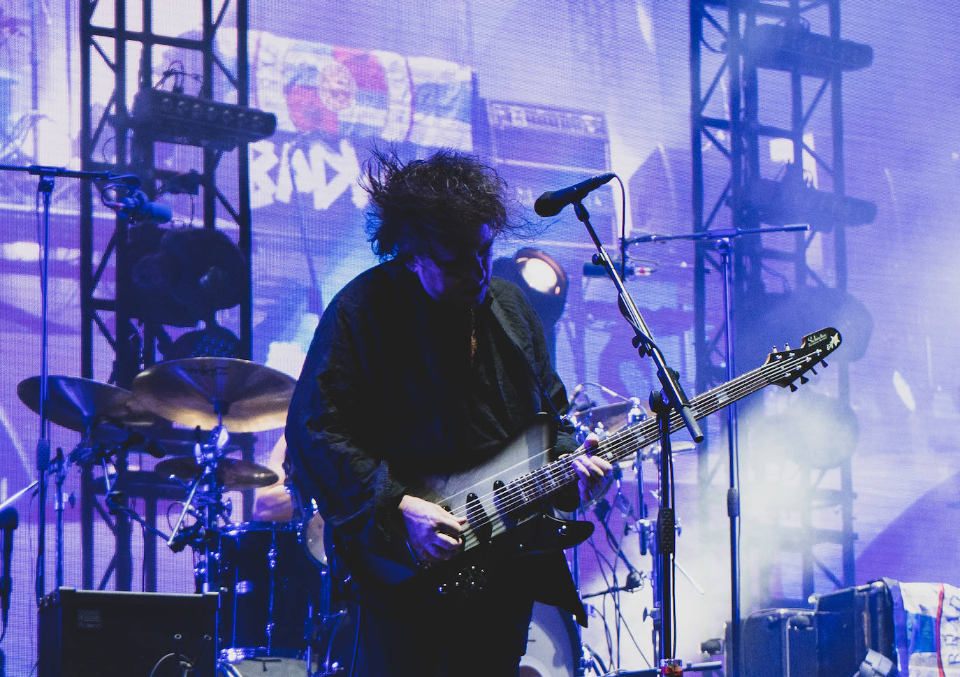 El concierto más mediático y que albergó la mayor concurrencia de público fue el de The Cure, con un Robert Smith en estado de gracia.