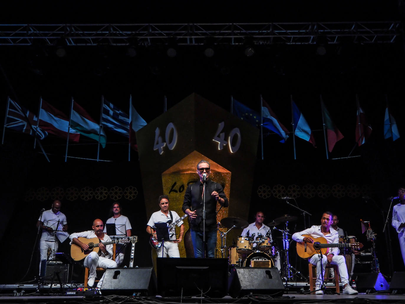 Pitingo y Miguel de Tena protagonizaron la gala de la segunda noche del festival, a la que acudió una gran cantidad de público