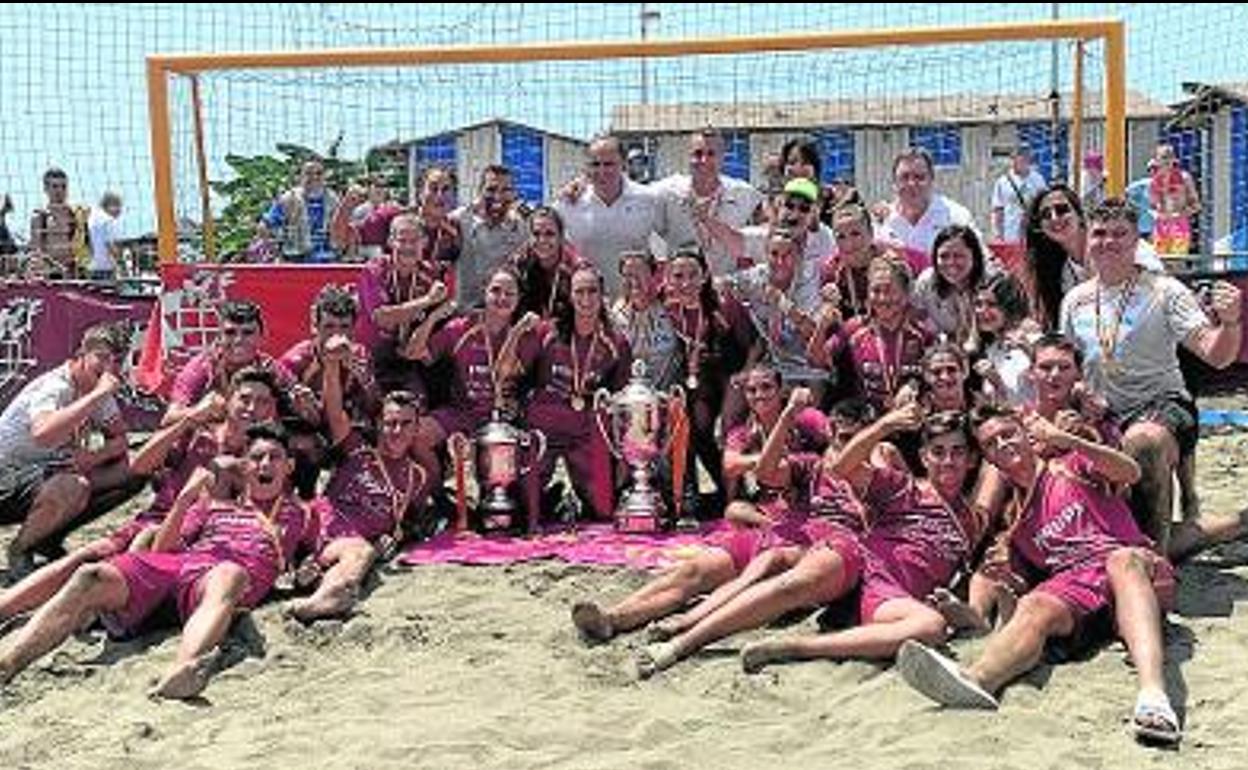 Doblete en Torrox para el fútbol playa