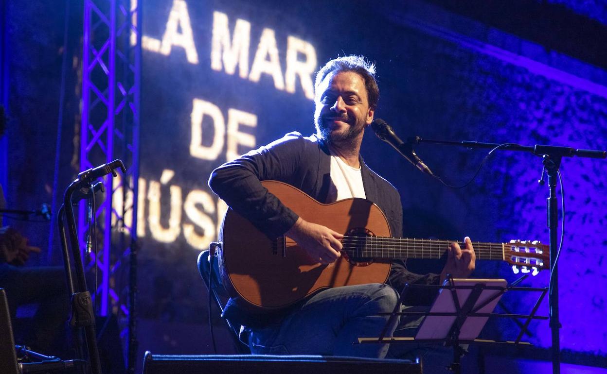 António Zambujo, este lunes, durante su actuación en La Mar de Músicas.