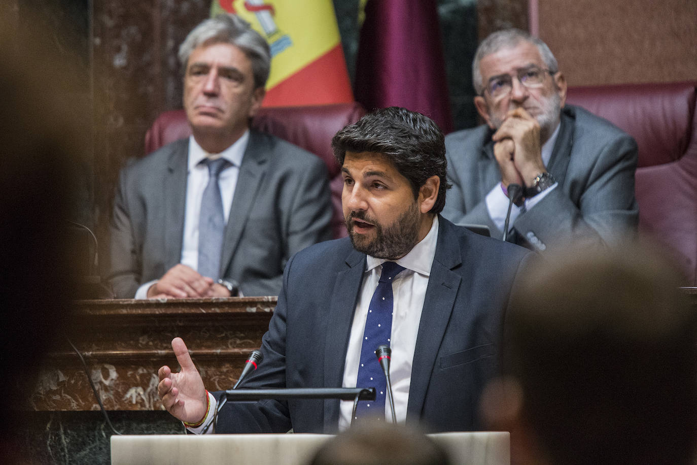 El candidato del PP elogia las aportaciones a Vox al programa de gobierno y pide la confianza de la Asamblea para ser elegido el viernes