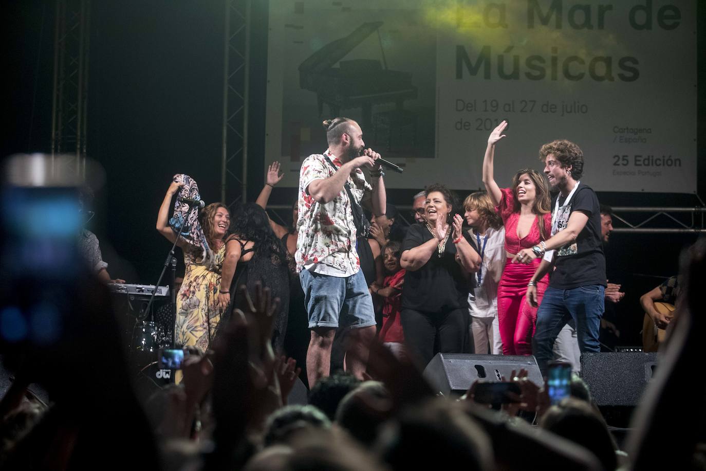 Velada irregular con la saga de los Morente para clausurar el festival La Mar de Músicas