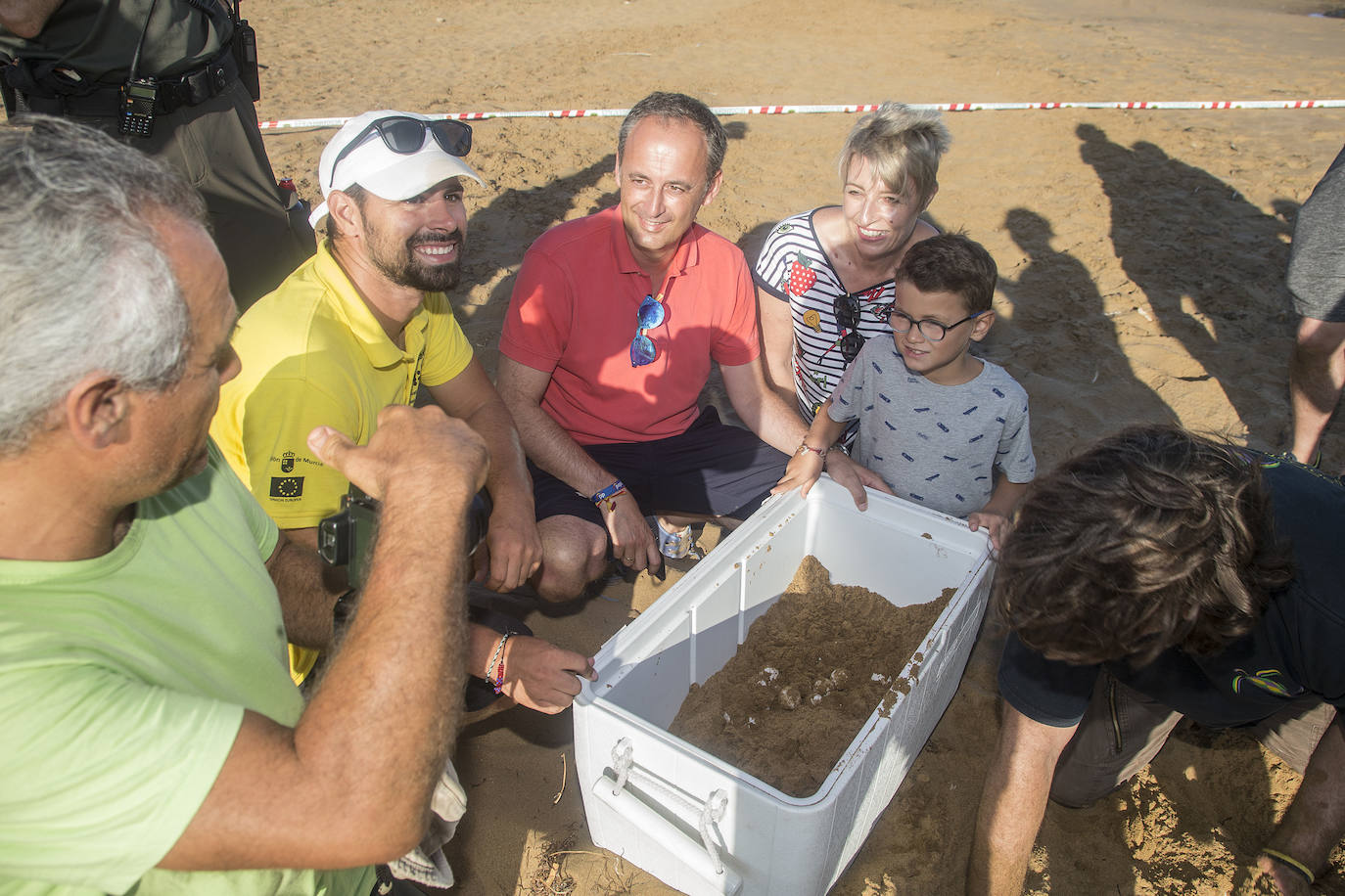 Medio Ambiente custodia en Cala Arturo el primer anidamiento de esta especie en el litoral de la Región en más de cien años.