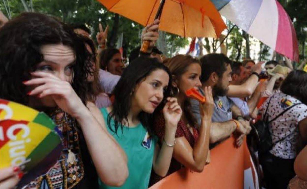 Imagen cedida por Ciudadanos de la participación de Inés Arrimadas en el Orgullo 2019 en Madrid.