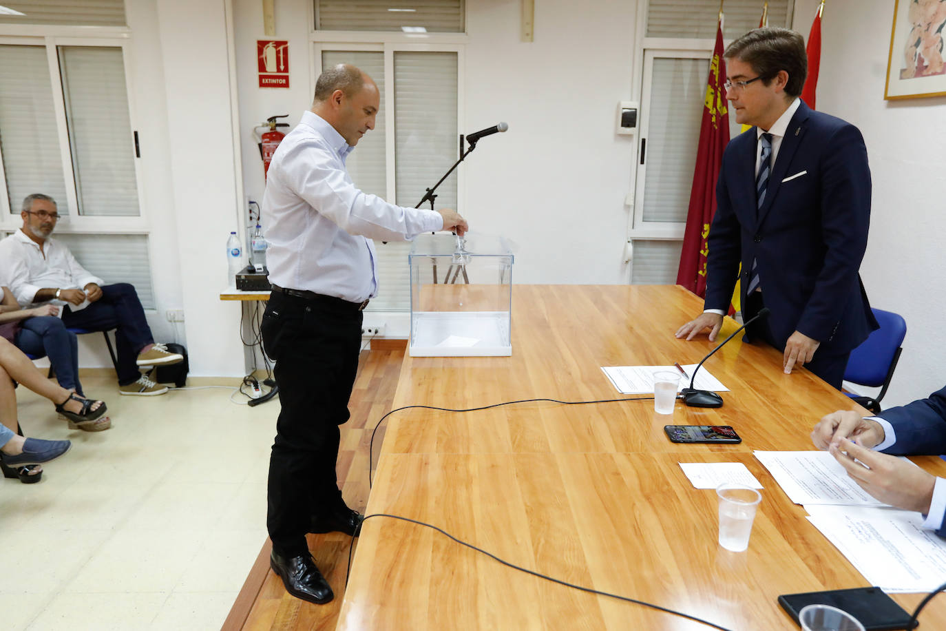 Francisco Fenoll se mantiene como pedáneo desde 2000. Los populares lograron cinco representantes y el PSOE, cuatro.