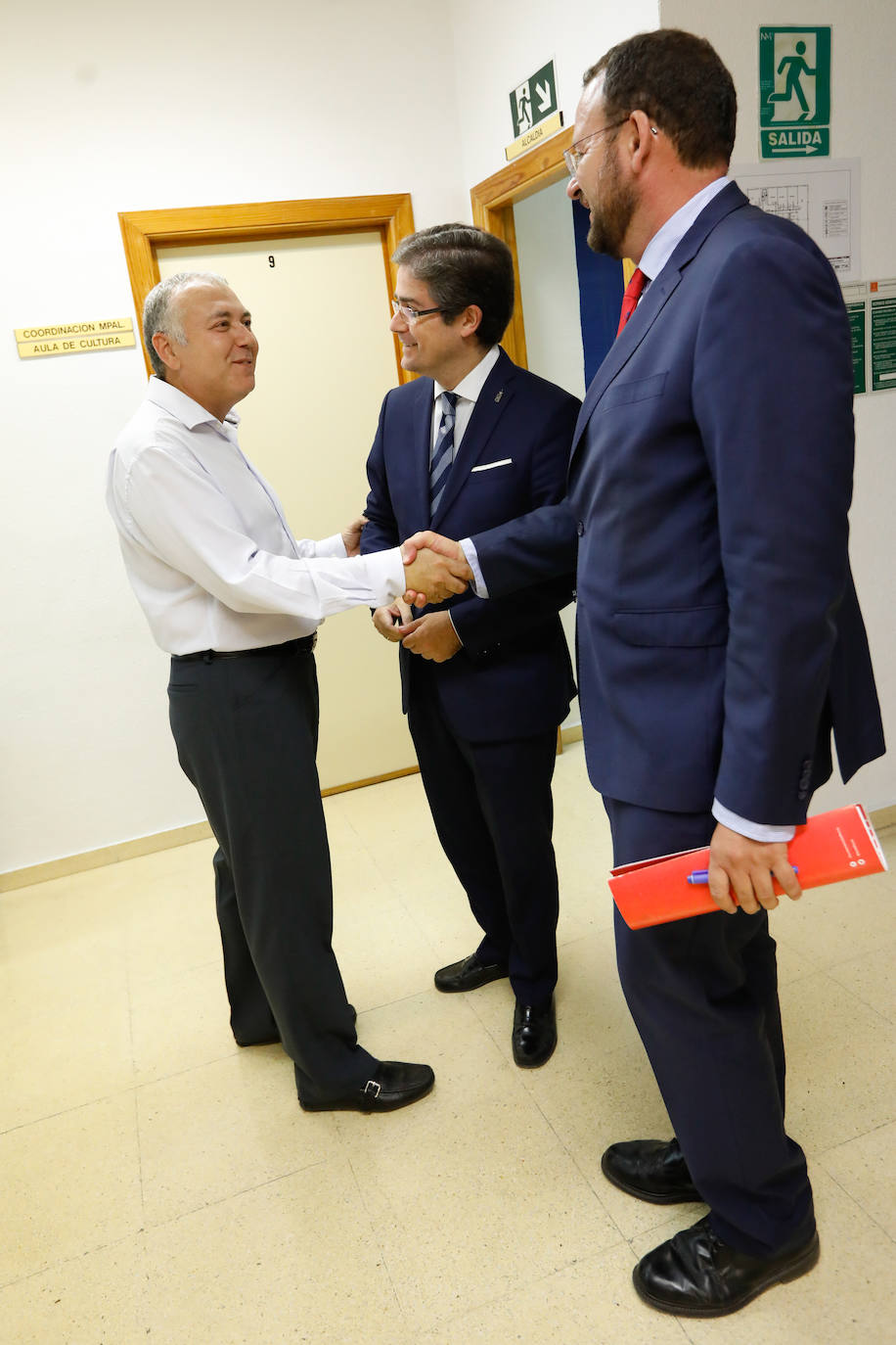 Francisco Fenoll se mantiene como pedáneo desde 2000. Los populares lograron cinco representantes y el PSOE, cuatro.