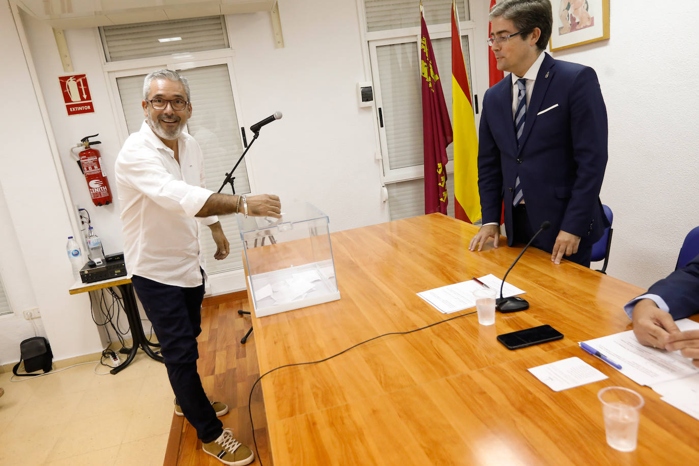 Francisco Fenoll se mantiene como pedáneo desde 2000. Los populares lograron cinco representantes y el PSOE, cuatro.