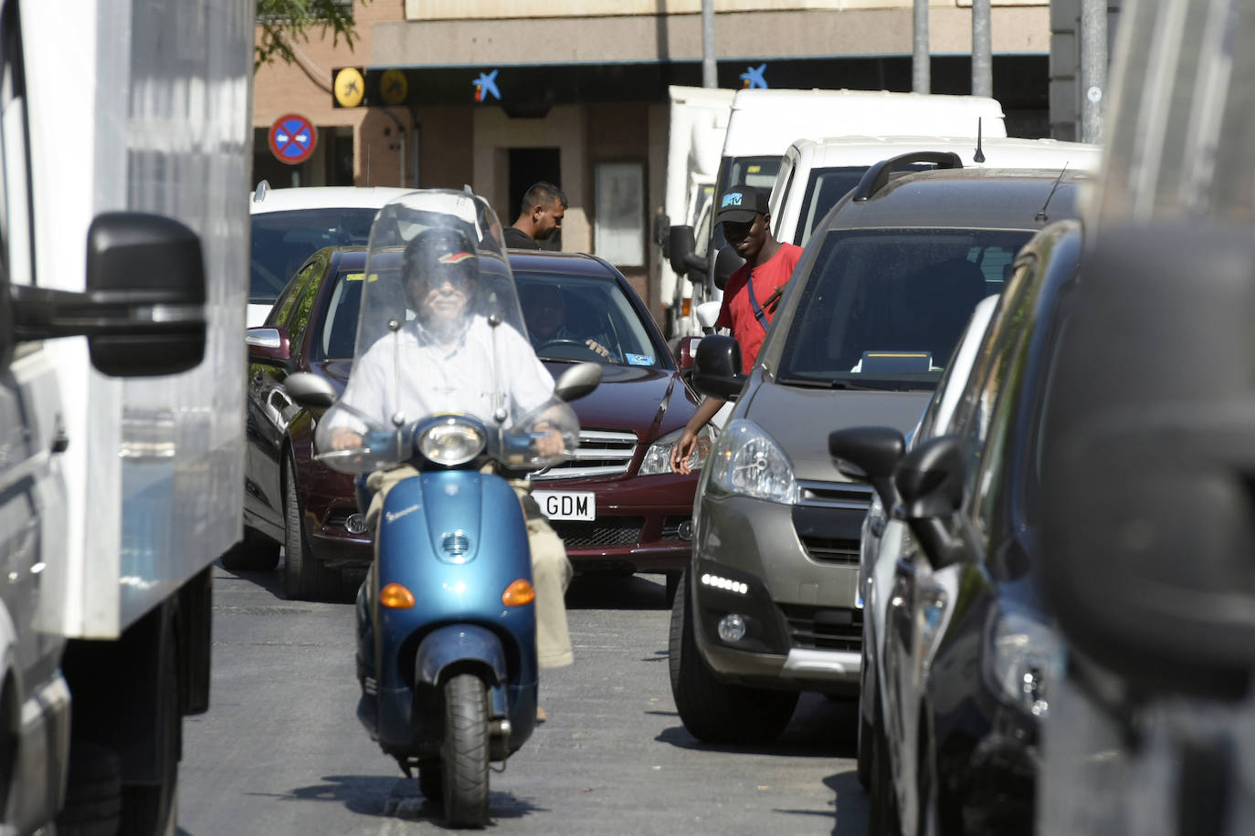 La Concejalía de Seguridad Ciudadana trabaja en una ordenanza que ponga freno a los aparcacoches.