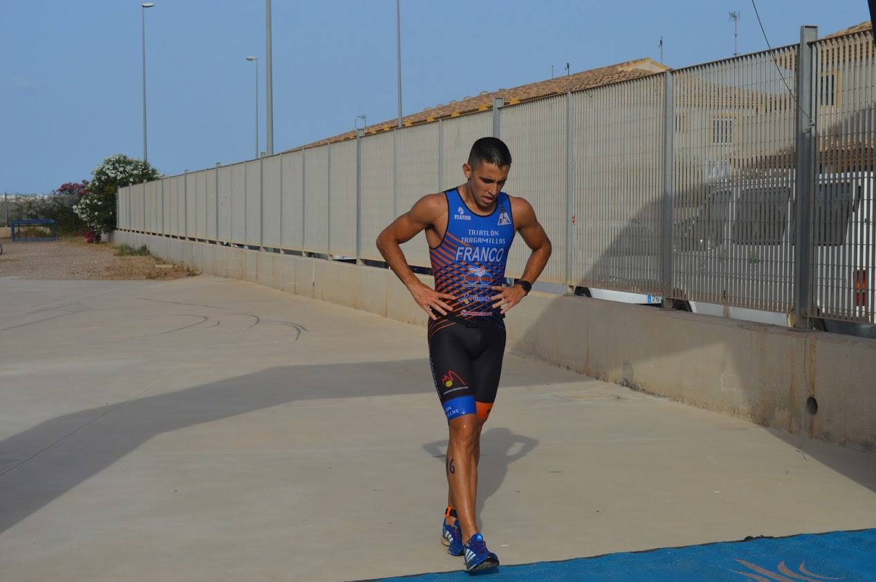 El corredor del C.A. Mandarache Cartagena completa los 5 kilómetros en 19:08 minutos, por los 22:54 de la atleta del Grupo Alcaraz