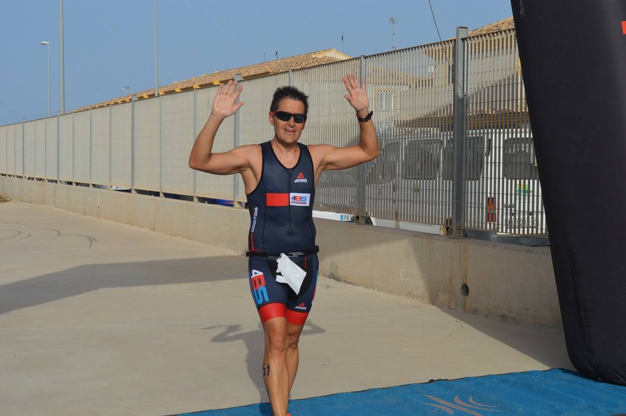 El corredor del C.A. Mandarache Cartagena completa los 5 kilómetros en 19:08 minutos, por los 22:54 de la atleta del Grupo Alcaraz