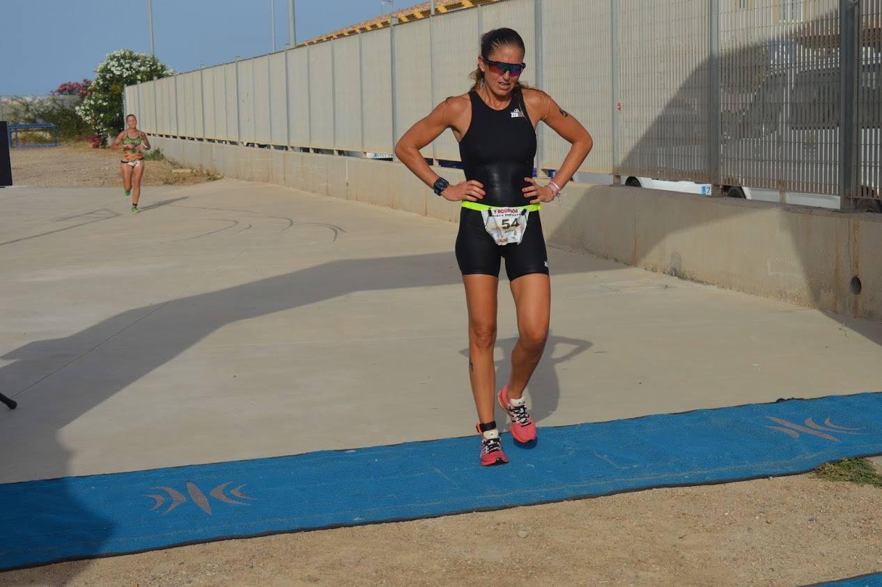 El corredor del C.A. Mandarache Cartagena completa los 5 kilómetros en 19:08 minutos, por los 22:54 de la atleta del Grupo Alcaraz