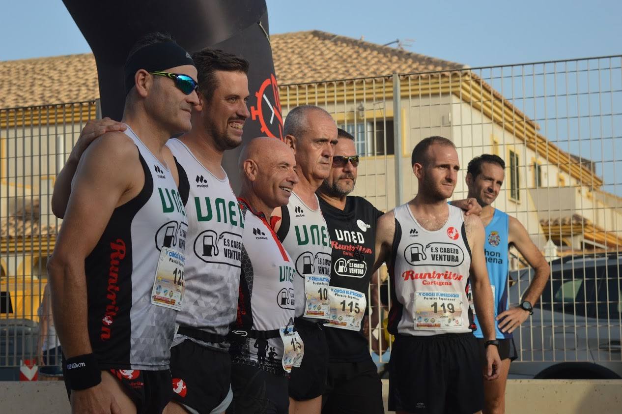 El corredor del C.A. Mandarache Cartagena completa los 5 kilómetros en 19:08 minutos, por los 22:54 de la atleta del Grupo Alcaraz