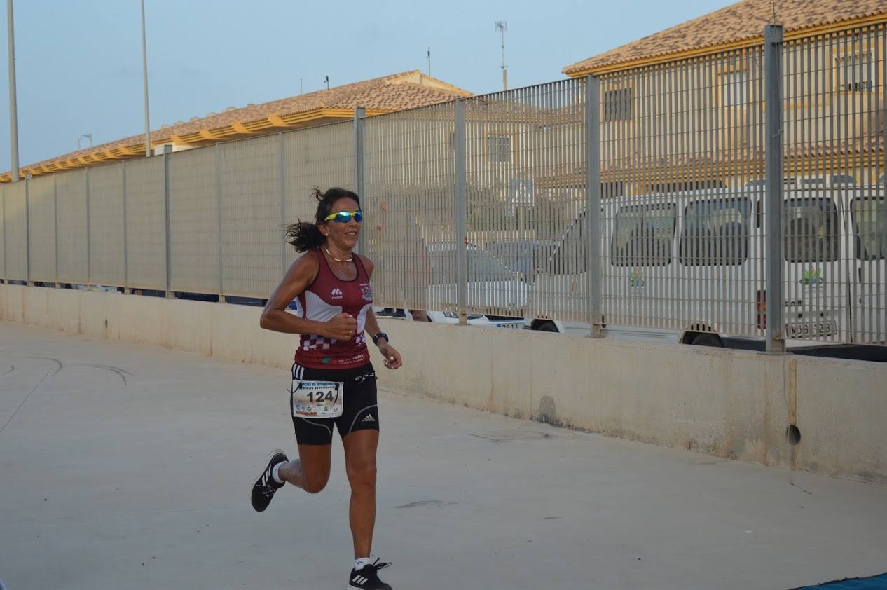 El corredor del C.A. Mandarache Cartagena completa los 5 kilómetros en 19:08 minutos, por los 22:54 de la atleta del Grupo Alcaraz