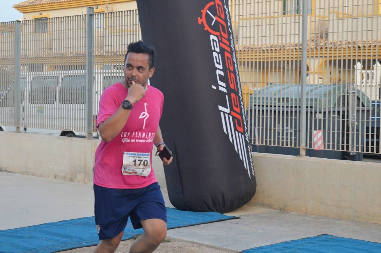 El corredor del C.A. Mandarache Cartagena completa los 5 kilómetros en 19:08 minutos, por los 22:54 de la atleta del Grupo Alcaraz