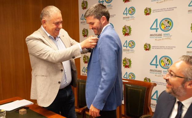 Luengo recibió en su primer día la insignia del Scrats. 