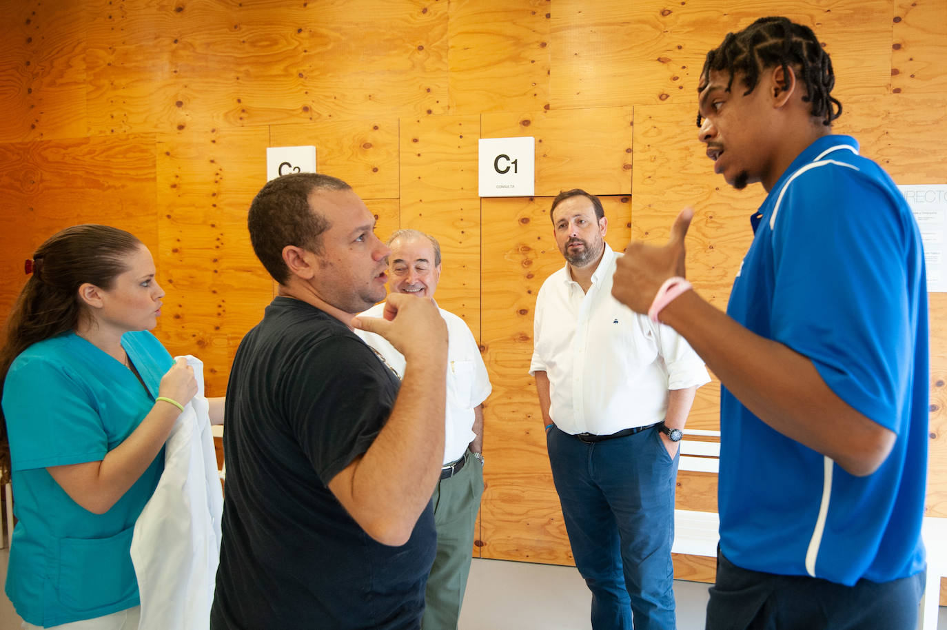 A las pruebas médicas han asistido todos los jugadores menos cuatro: Emanuel Cate, Rafa Luz, Dino Radoncic y Askia Booker