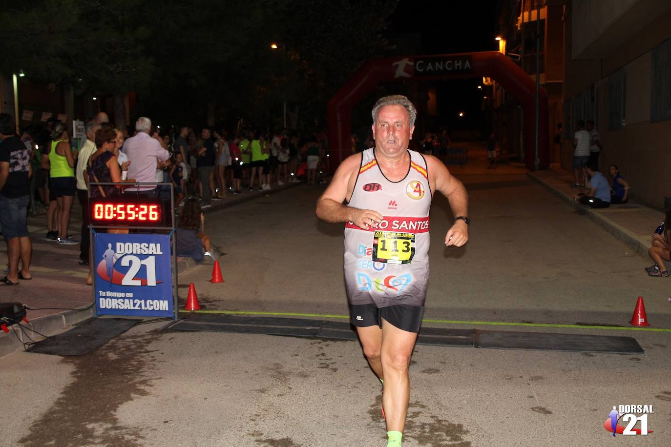 El atleta del Mobel Automenor Running Team se lleva el triunfo con un tiempo de 33:15 minutos, por los 40:45 para la corredora del C.D. Runtritón