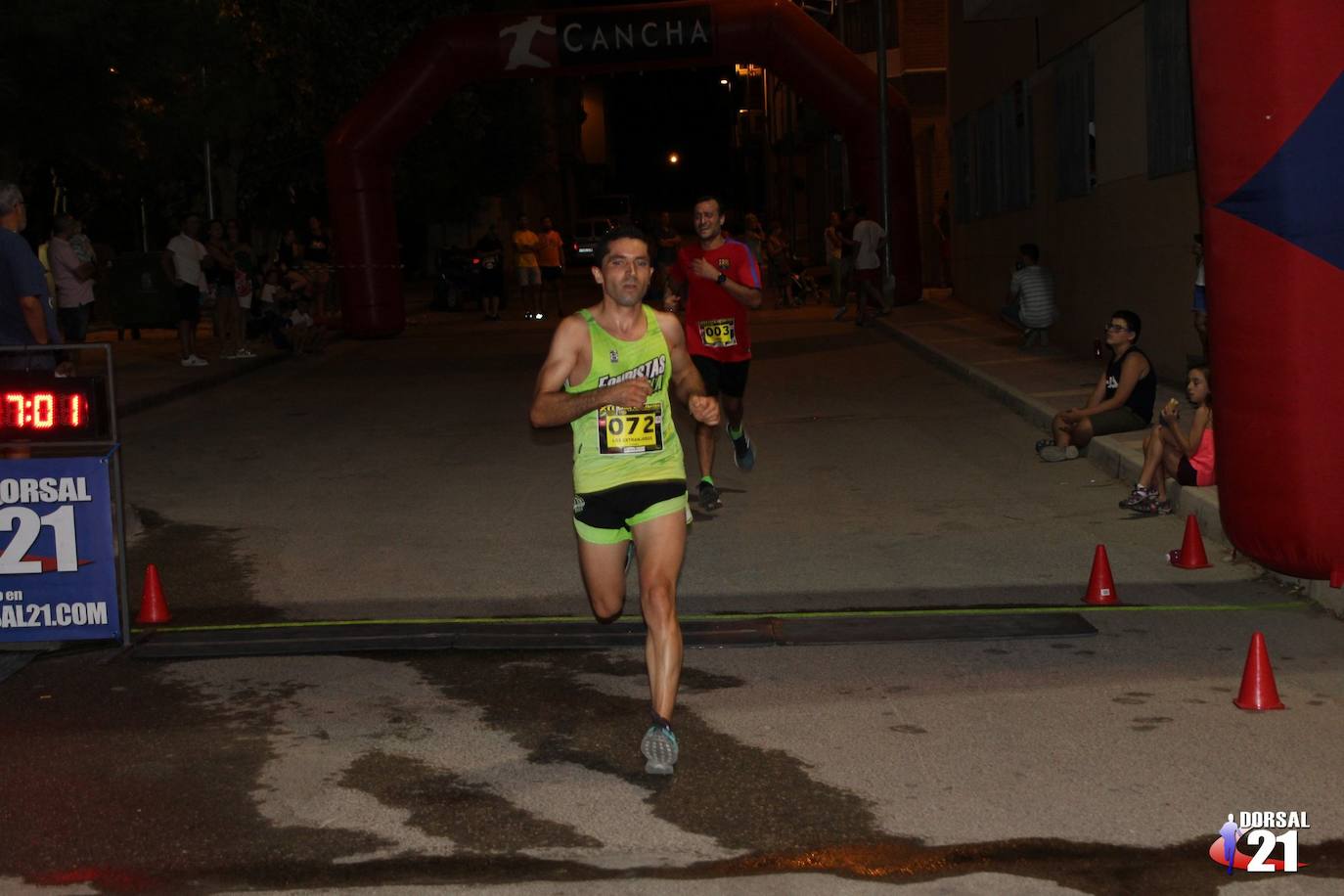 El atleta del Mobel Automenor Running Team se lleva el triunfo con un tiempo de 33:15 minutos, por los 40:45 para la corredora del C.D. Runtritón