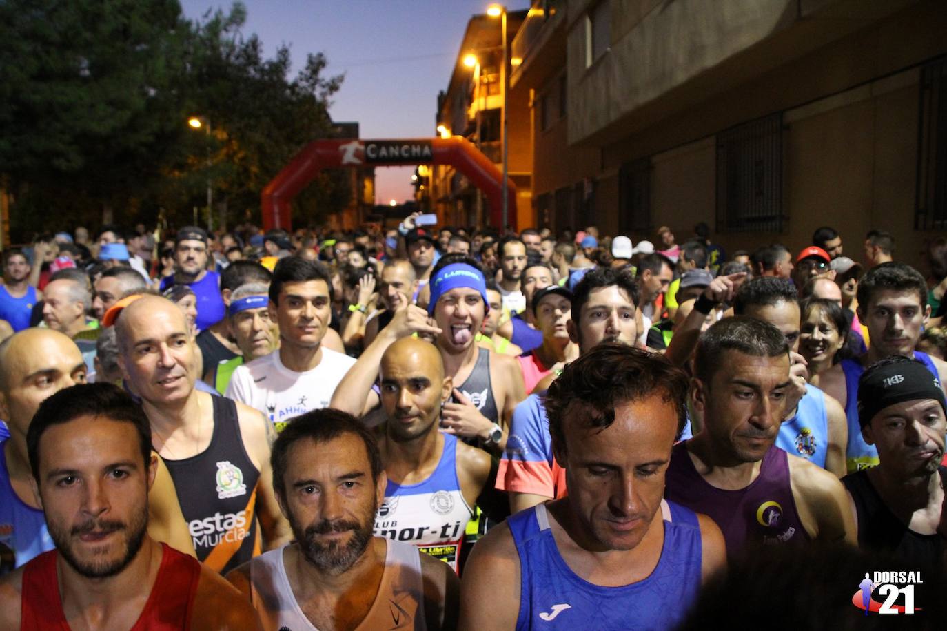 El atleta del Mobel Automenor Running Team se lleva el triunfo con un tiempo de 33:15 minutos, por los 40:45 para la corredora del C.D. Runtritón