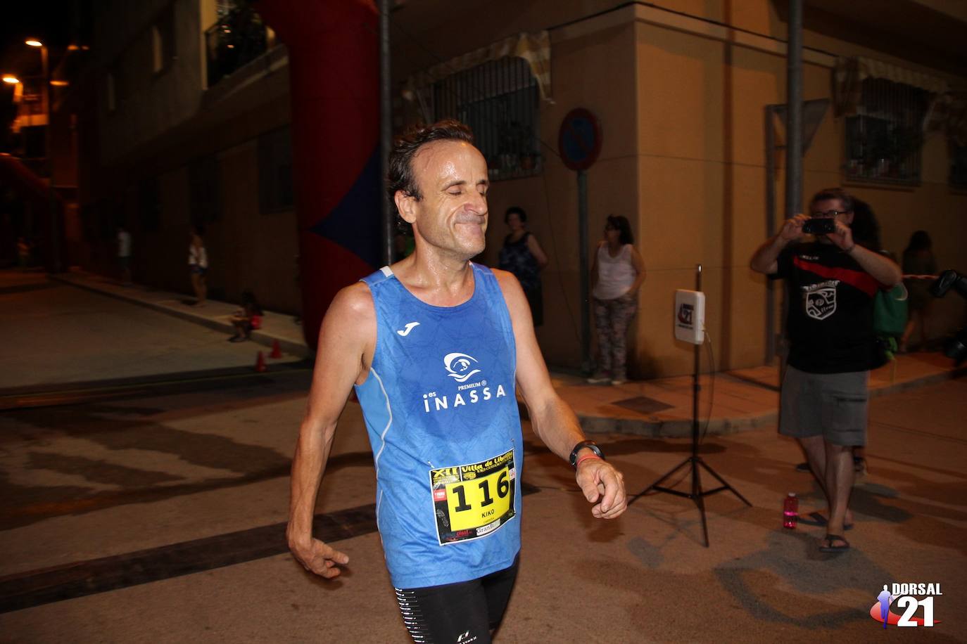 El atleta del Mobel Automenor Running Team se lleva el triunfo con un tiempo de 33:15 minutos, por los 40:45 para la corredora del C.D. Runtritón