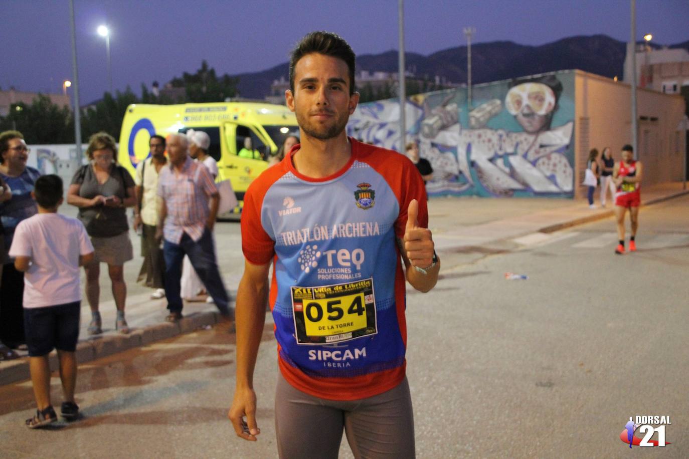 El atleta del Mobel Automenor Running Team se lleva el triunfo con un tiempo de 33:15 minutos, por los 40:45 para la corredora del C.D. Runtritón