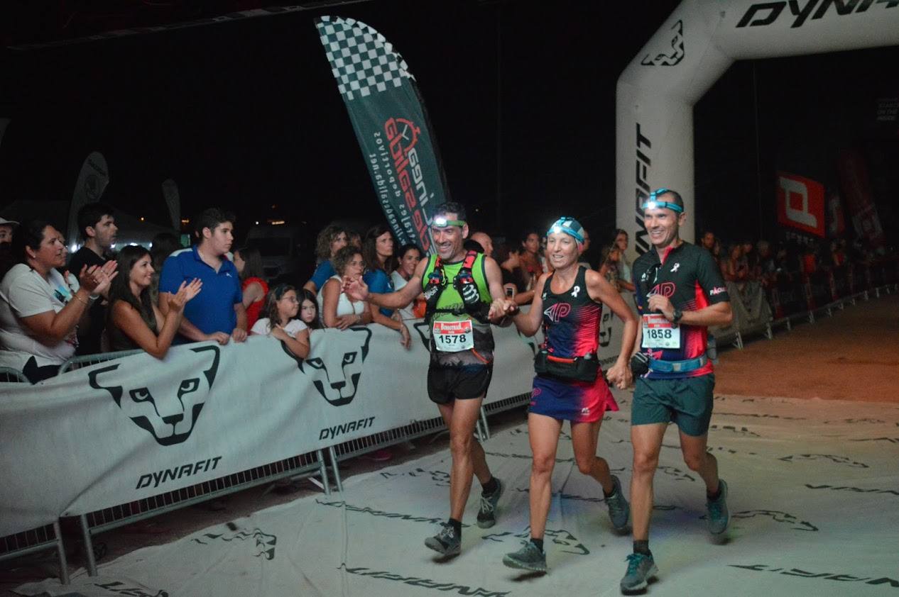 El atleta del Runtritón Cartagena completa los 17 kilómetros del recorrido en 1 hora y 24 minutos, por la marca de 1:35:04 de la vencedora femenina