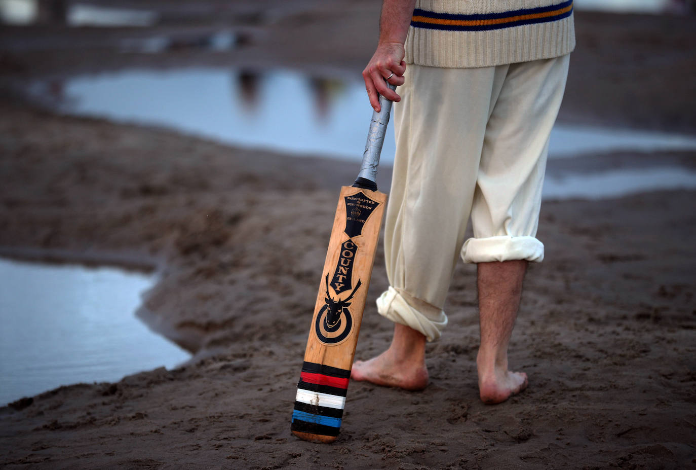 Cada año, en los 'Brambles sandback', se juega un partido de cricket sobre la arena que queda ante la subida de las mareas