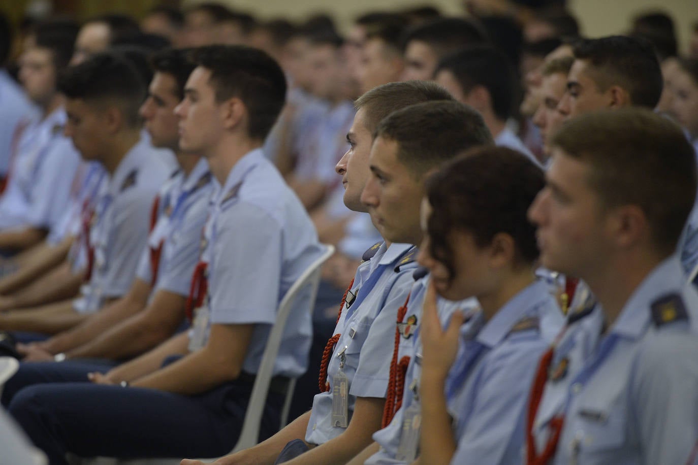 La ministra de Defensa visita la AGA en San Javier «para dar apoyo y mostrar la solidaridad del Gobierno a los compañeros y familiares» del piloto fallecido la semana pasada