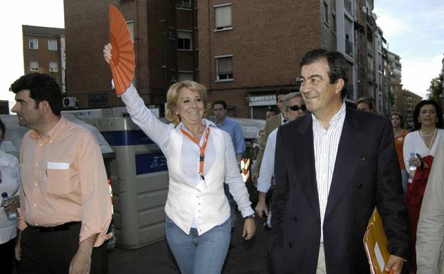Esperanza Aguirre y Francisco Álvarez Cascos, durante la campaña electoral a la Comunidad de Madrid de 2007.