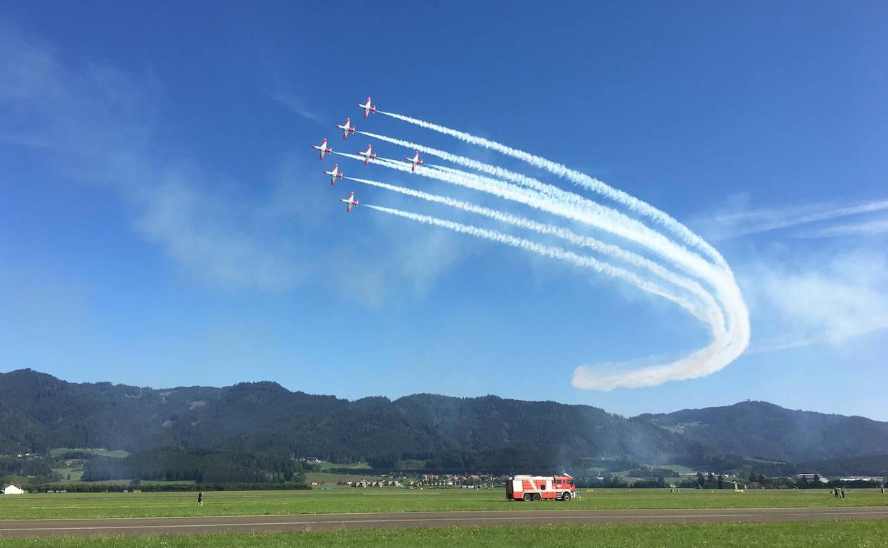 Ensayos de la Patrulla Águila para la exhibición 'Air Power 19'.