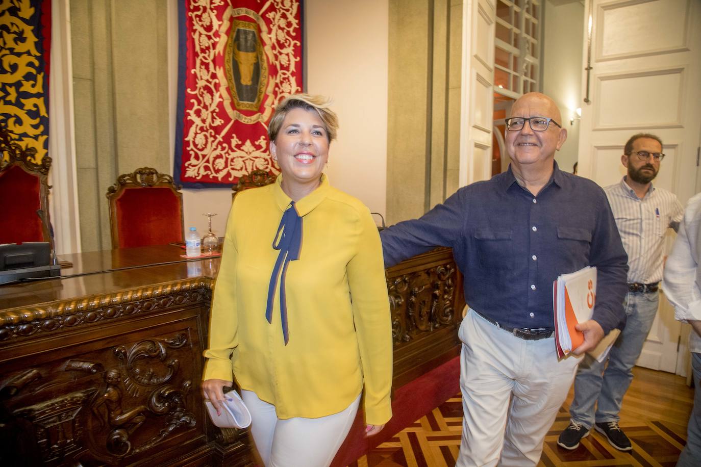 Durante el Pleno, la alcaldesa, Ana Belén Castejón, protagonizó un encontronazo dialéctico con el portavoz de MC, José López.