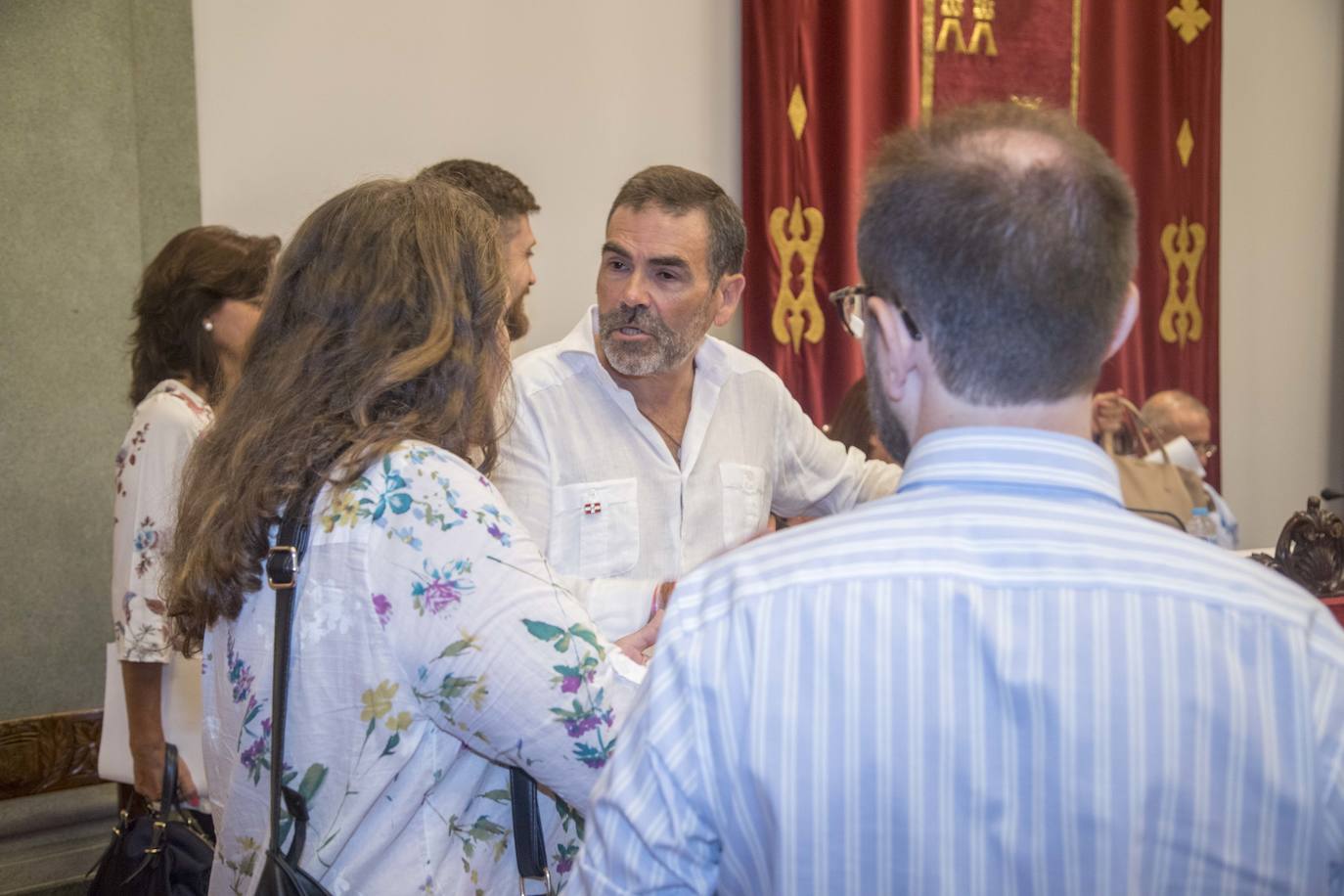 Durante el Pleno, la alcaldesa, Ana Belén Castejón, protagonizó un encontronazo dialéctico con el portavoz de MC, José López.