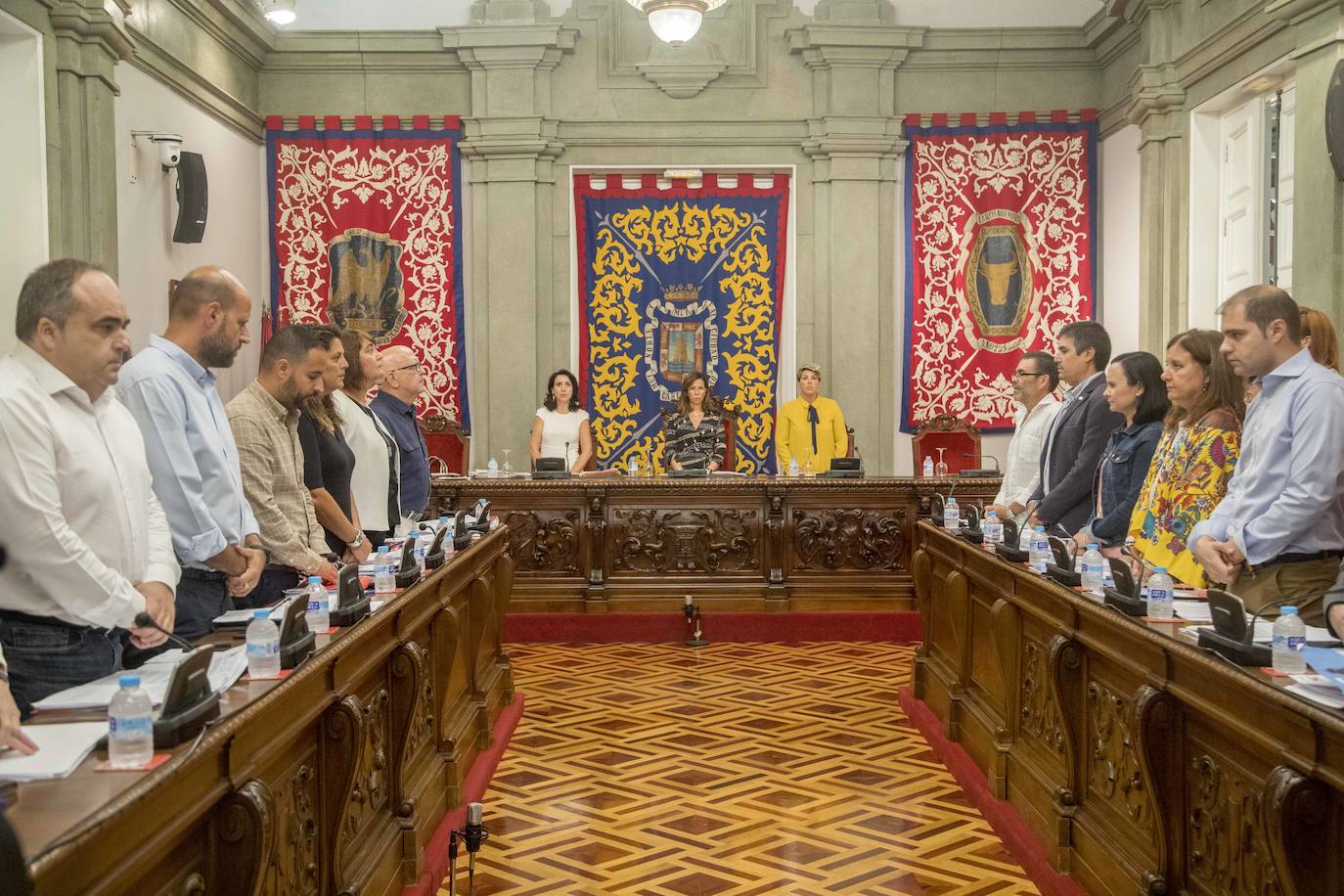 Durante el Pleno, la alcaldesa, Ana Belén Castejón, protagonizó un encontronazo dialéctico con el portavoz de MC, José López.